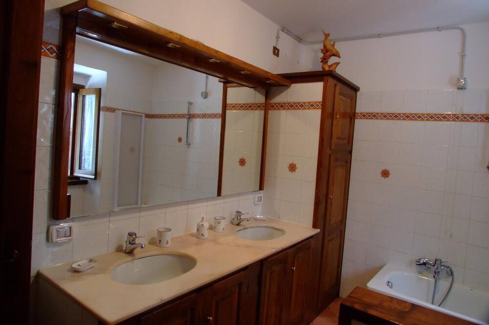 Photo of Bathroom in Orvinio