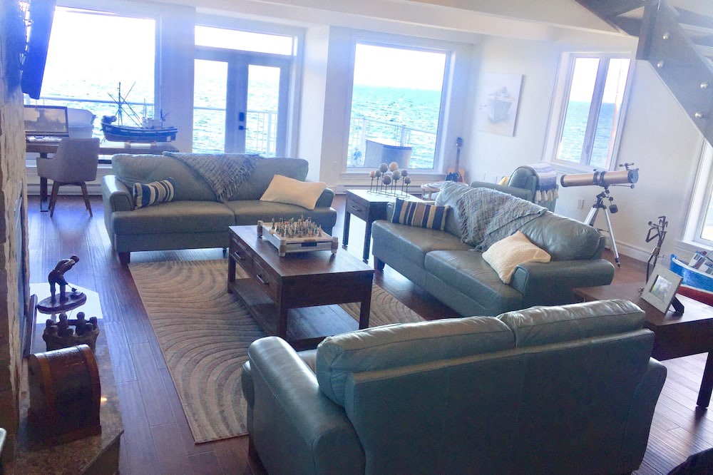 Photo of Bedroom in Fox Point