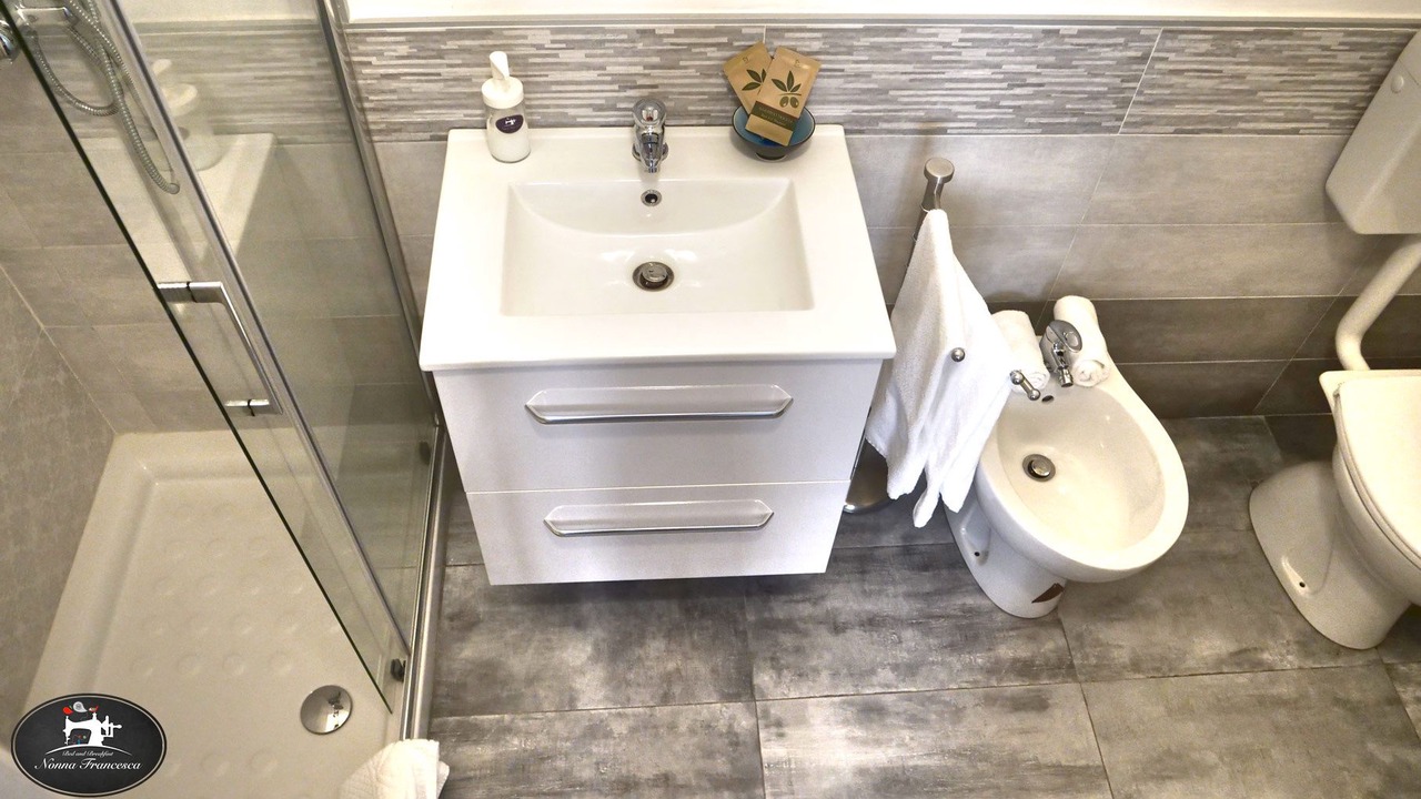 Photo of Bathroom in Patti