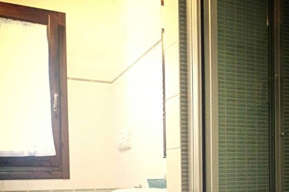 Photo of Bathroom in Menfi