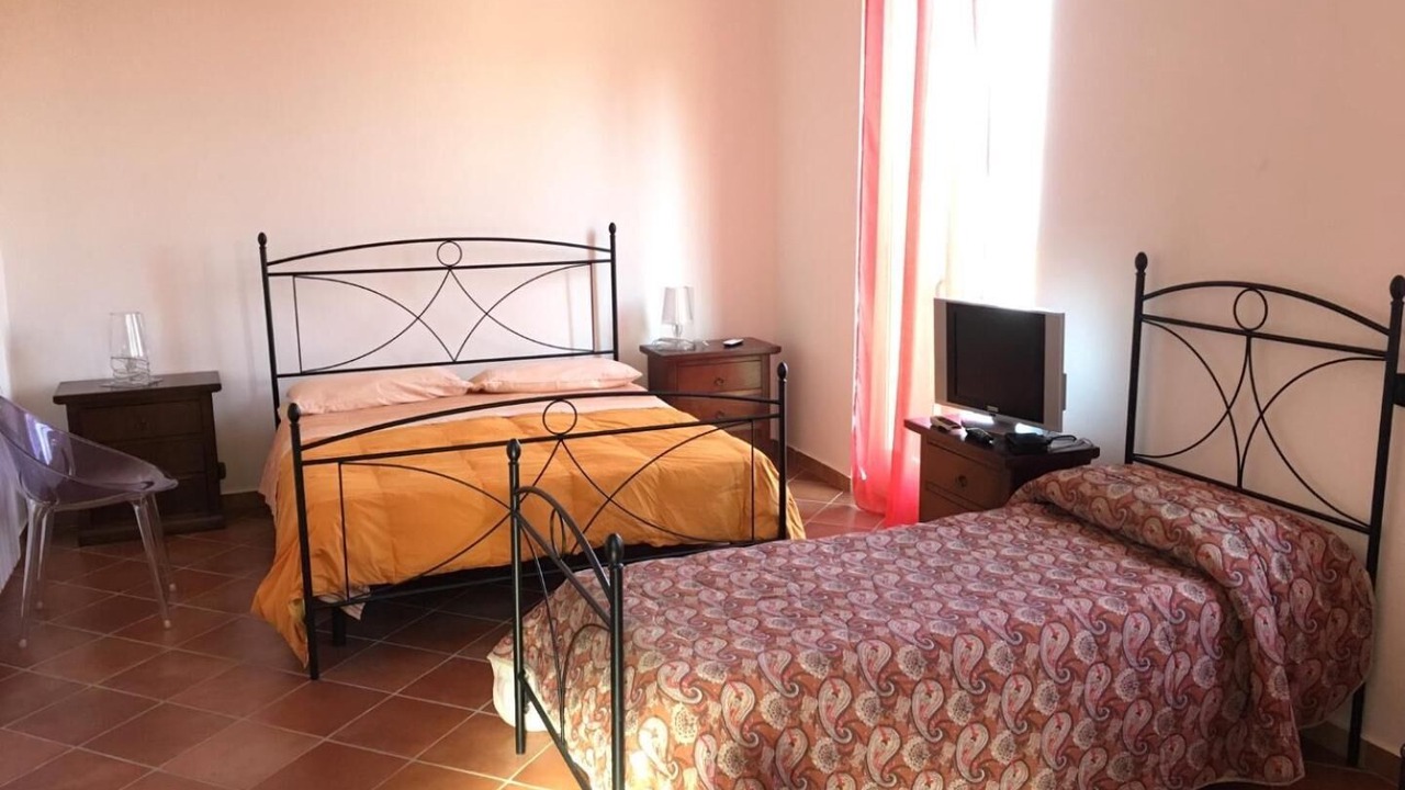 Photo of Bedroom in Patti