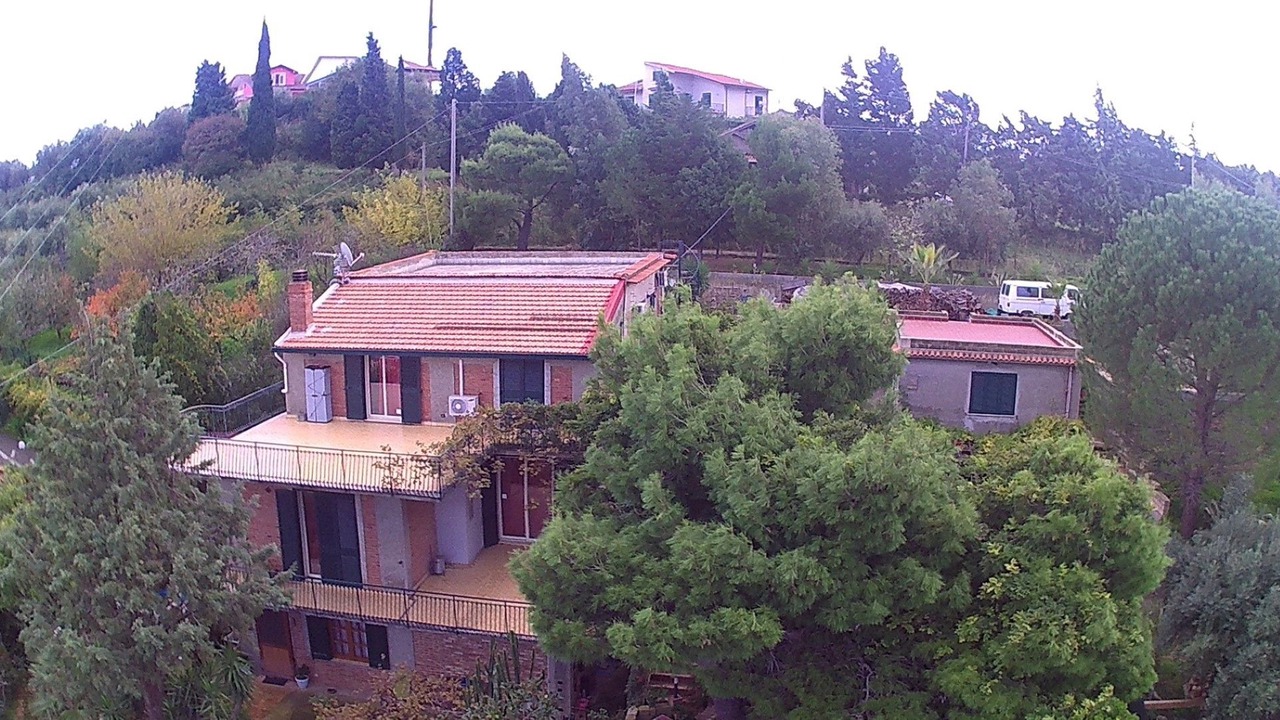 Photo of Outdoor in Patti