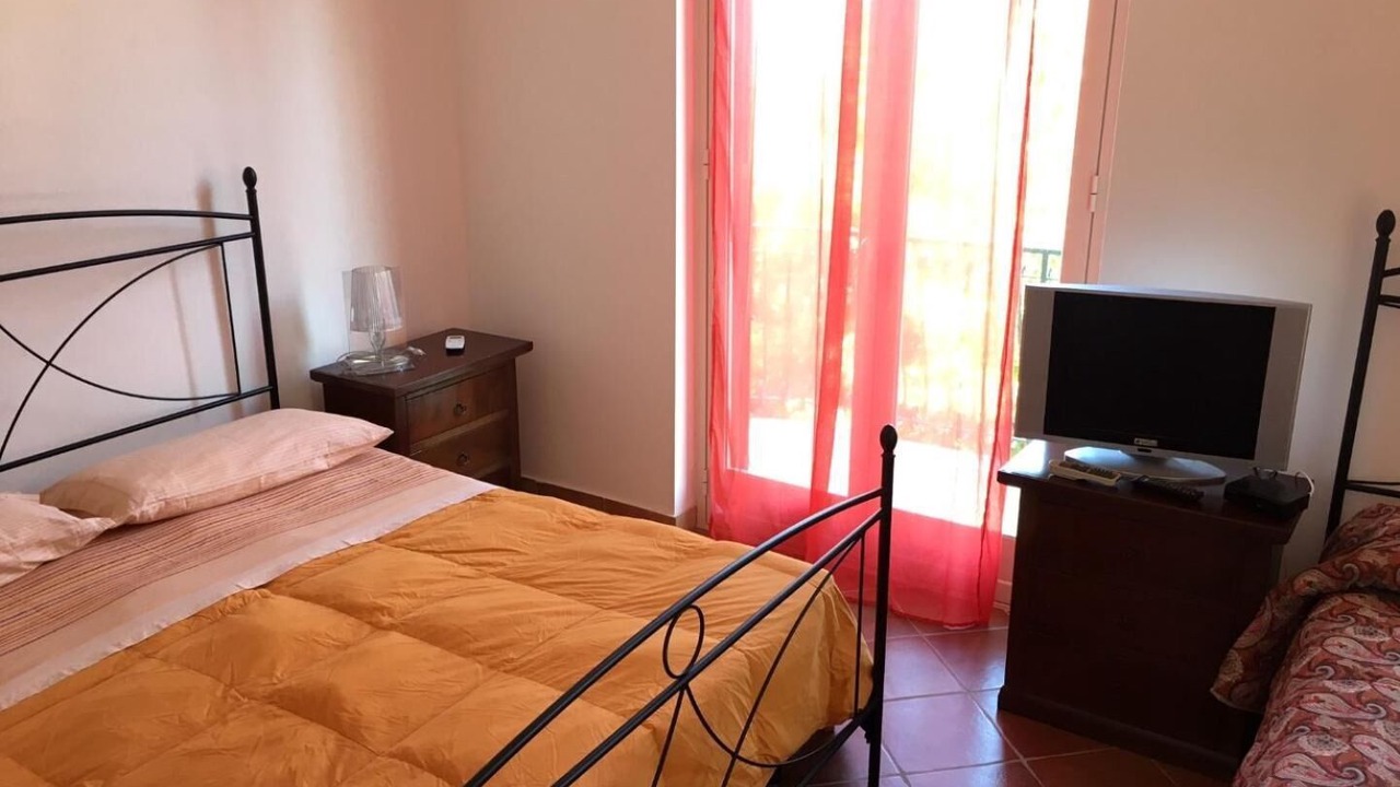 Photo of Bedroom in Patti