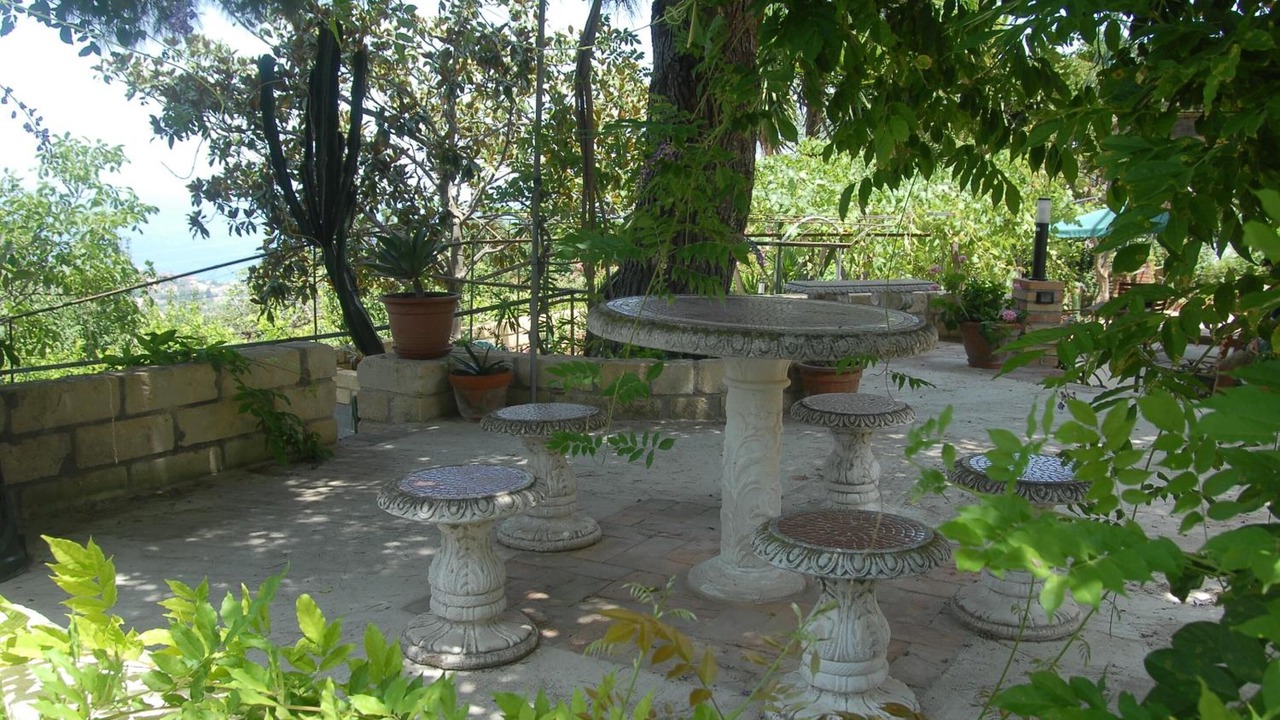 Photo of Outdoor in Patti
