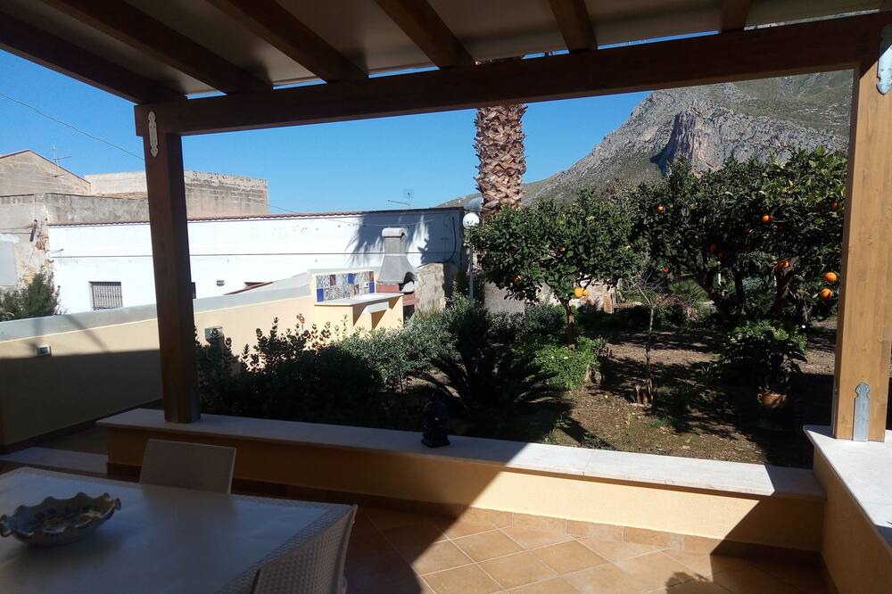 Photo of Patio Balcony in Macari