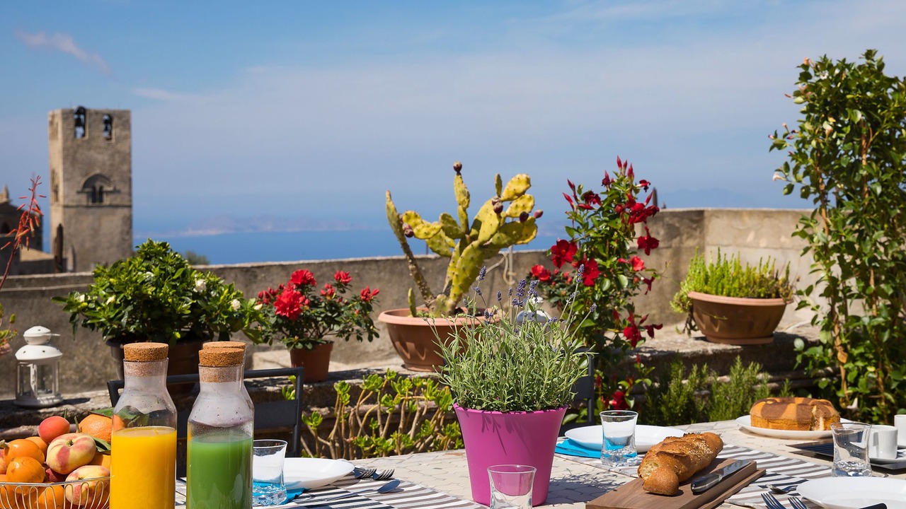 Photo of Patio Balcony in Erice