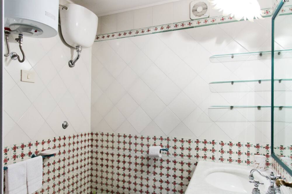 Photo of Bathroom in Trabia