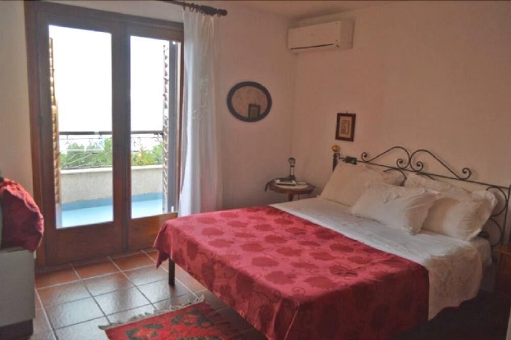 Photo of Bedroom in Licata