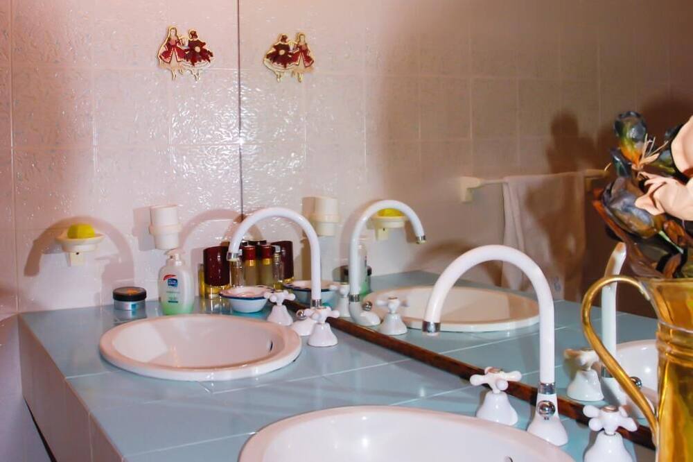 Photo of Bathroom in Licata
