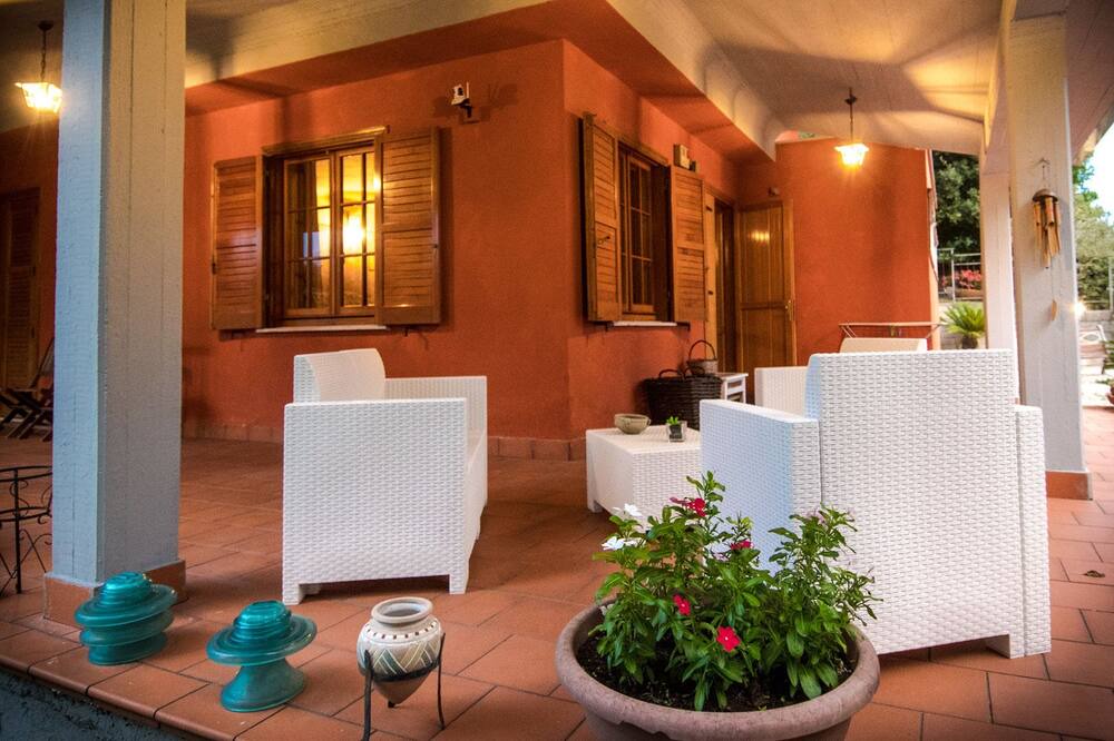 Photo of Patio Balcony in Giuliano di Roma
