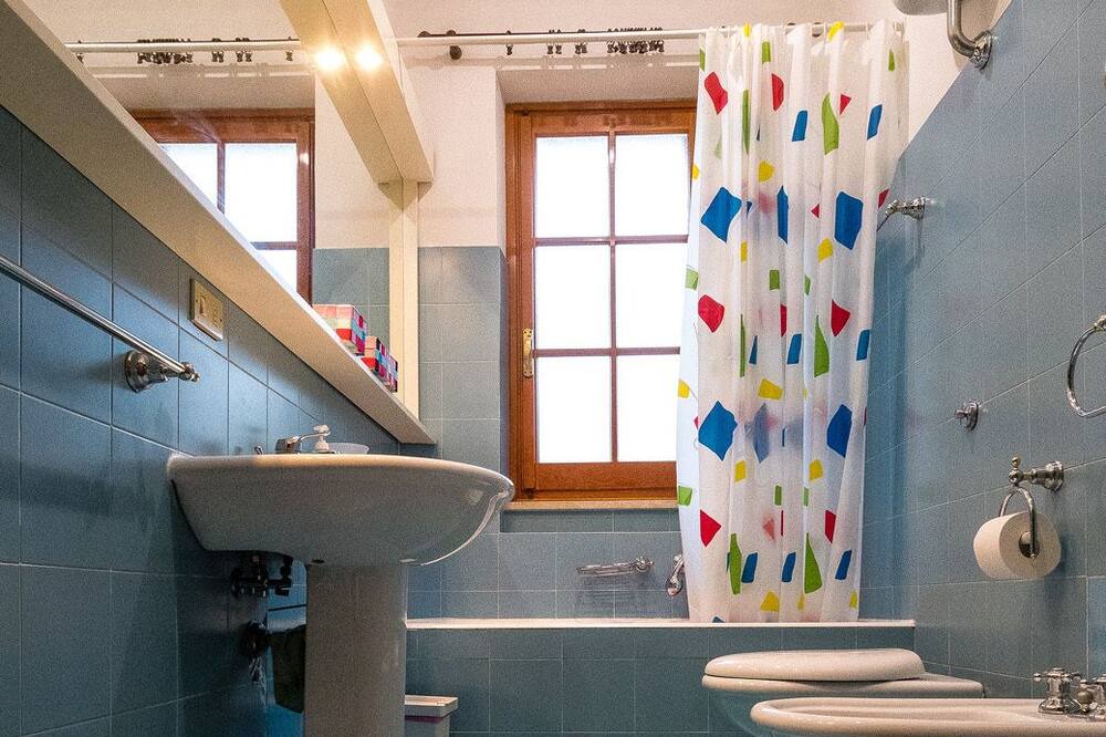 Photo of Bathroom in Giuliano di Roma