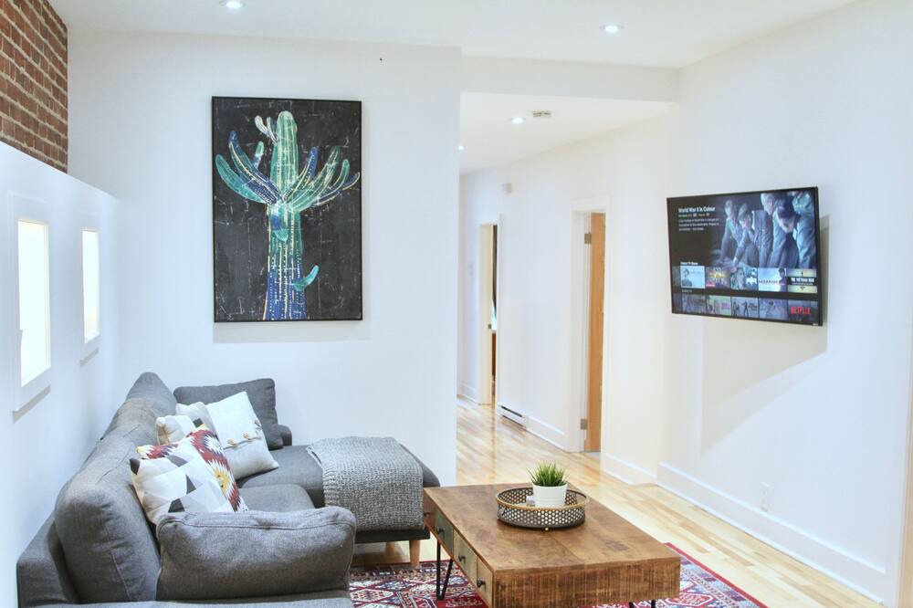 Photo of Livingroom in Latin Quarter