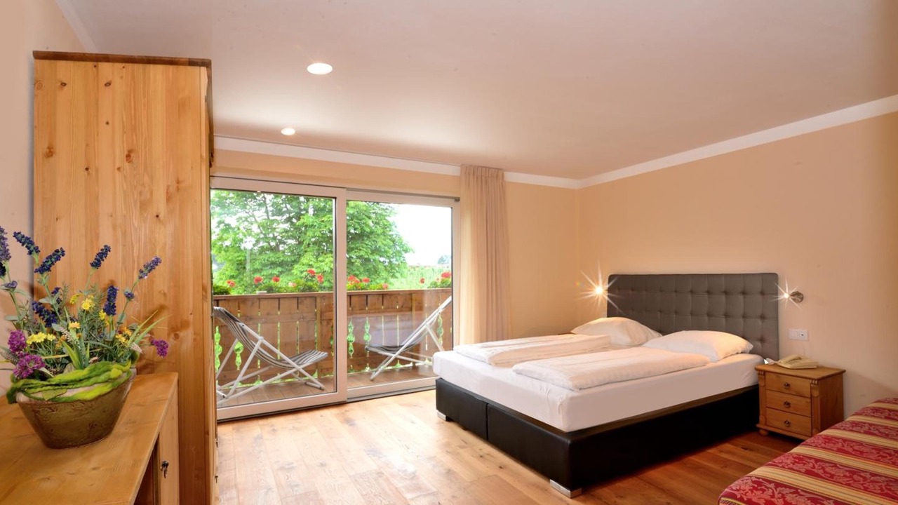 Photo of Bedroom in Naz Sciaves