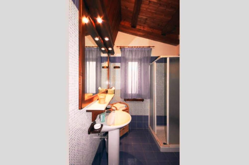 Photo of Bathroom in Marsala