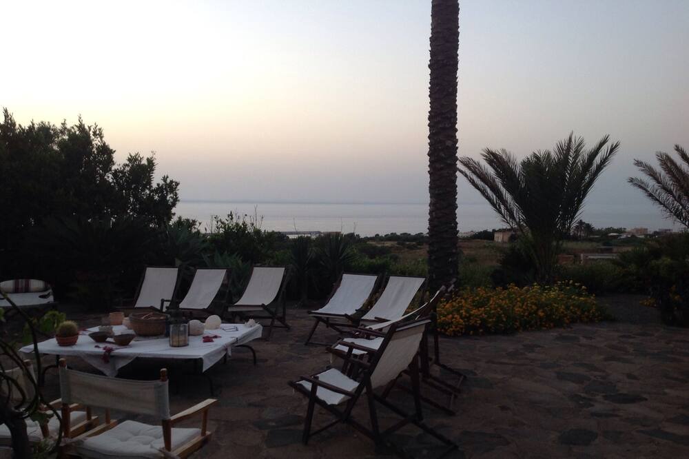 Photo of Patio Balcony in Pantelleria