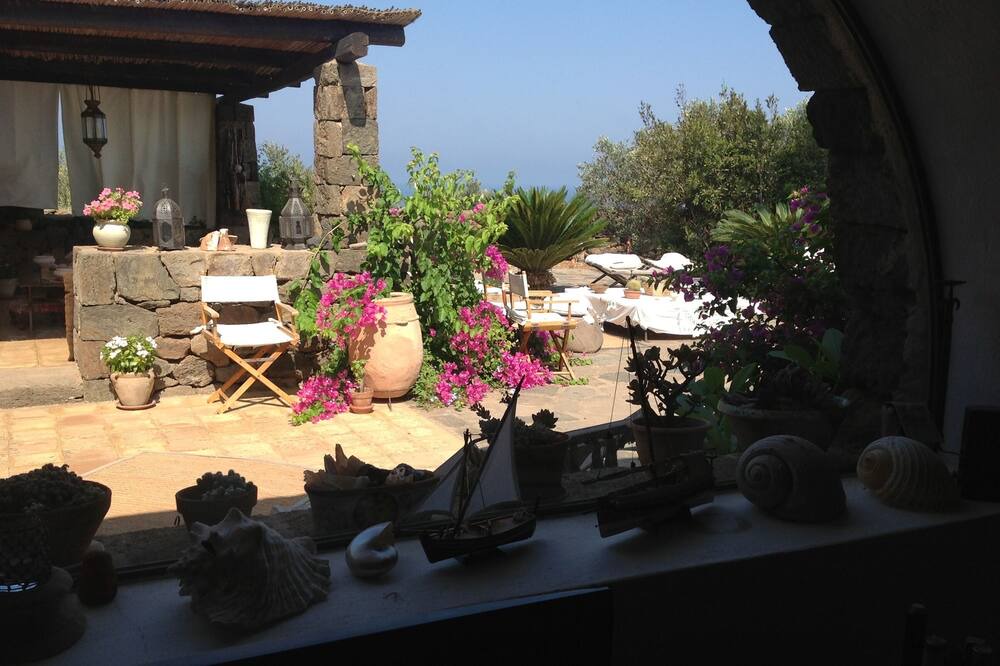 Photo of Patio Balcony in Pantelleria