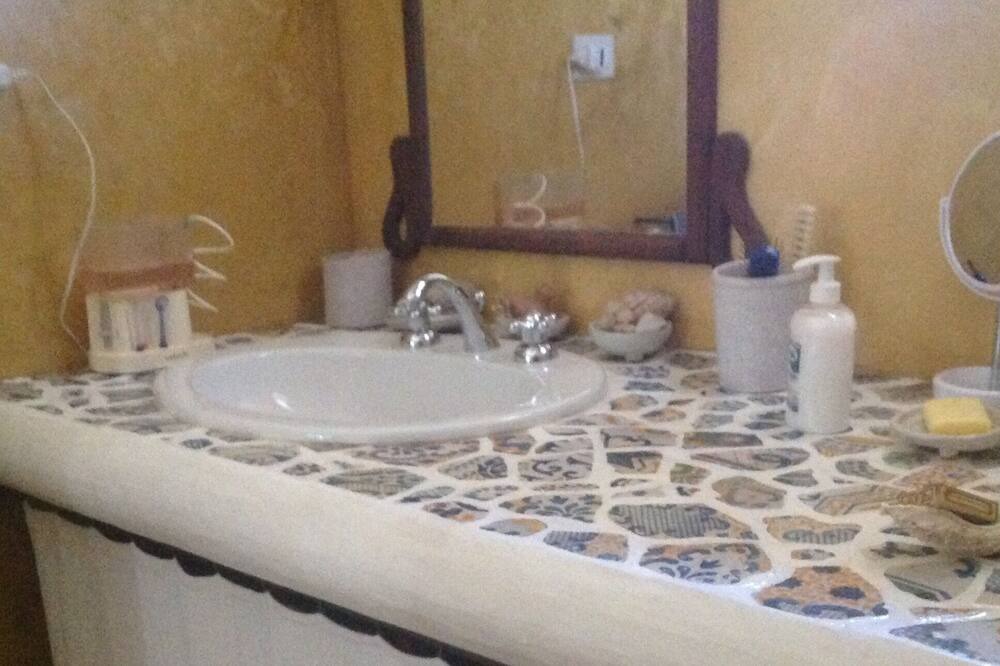 Photo of Bathroom in Pantelleria