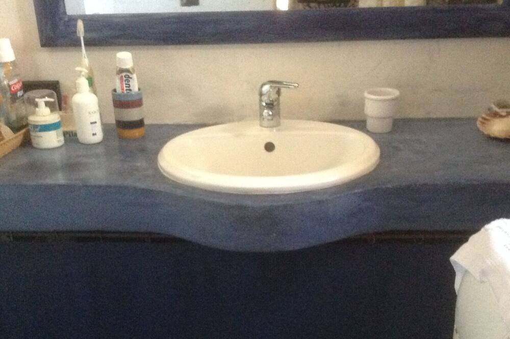 Photo of Bathroom in Pantelleria
