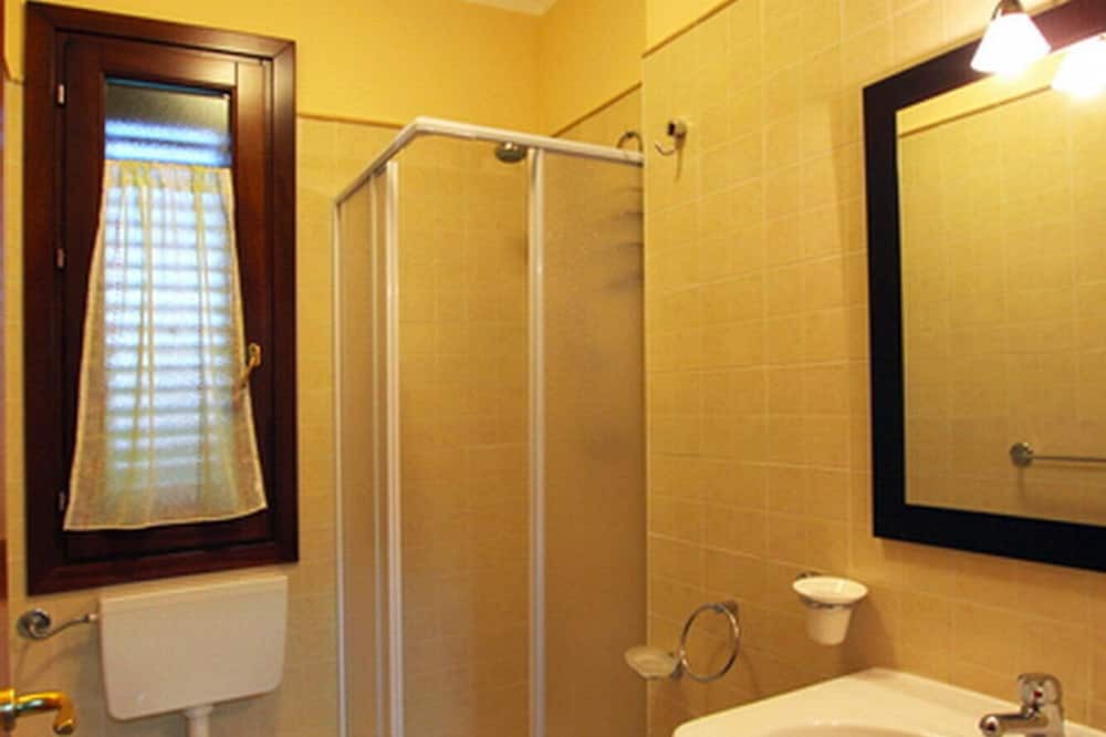Photo of Bathroom in Campofelice di Roccella