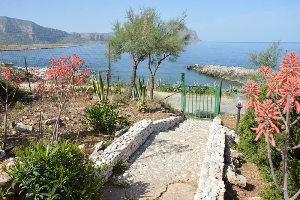 Photo of Outdoor in Macari