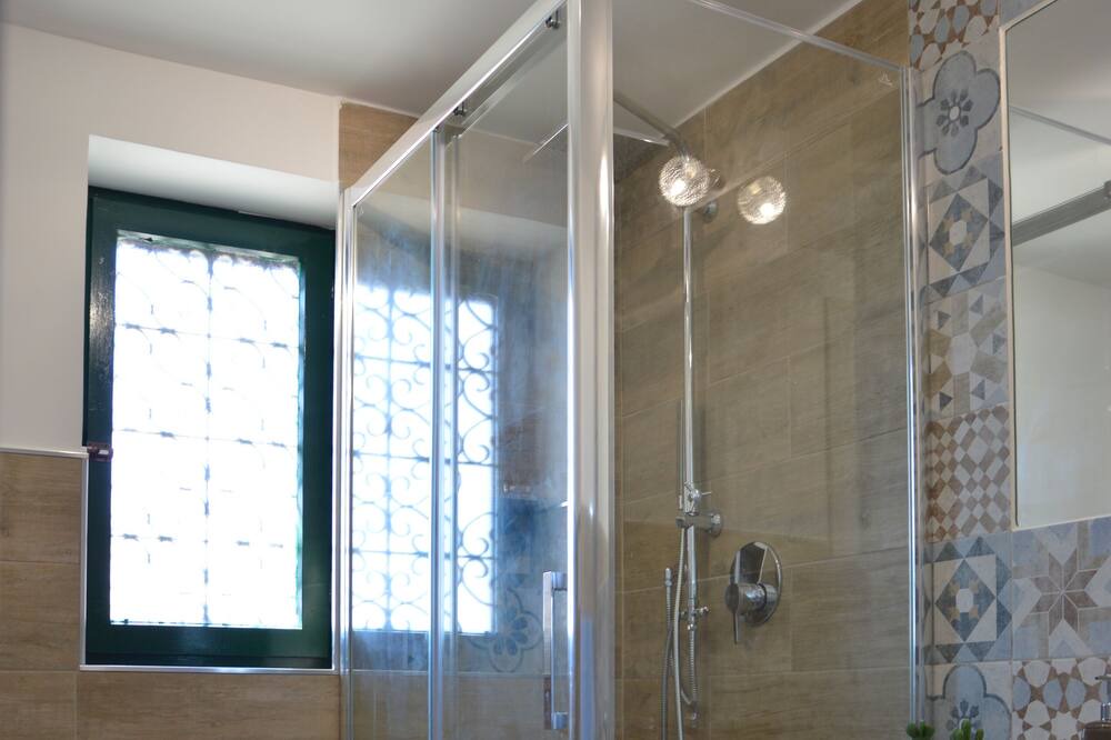 Photo of Bathroom in Macari