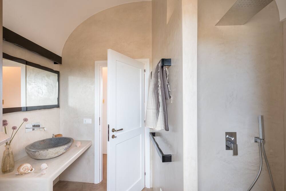 Photo of Bathroom in Pantelleria