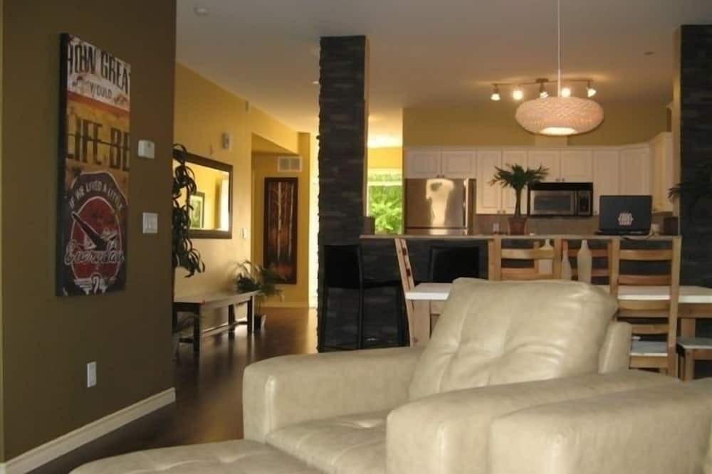 Photo of Livingroom in Central Okanagan
