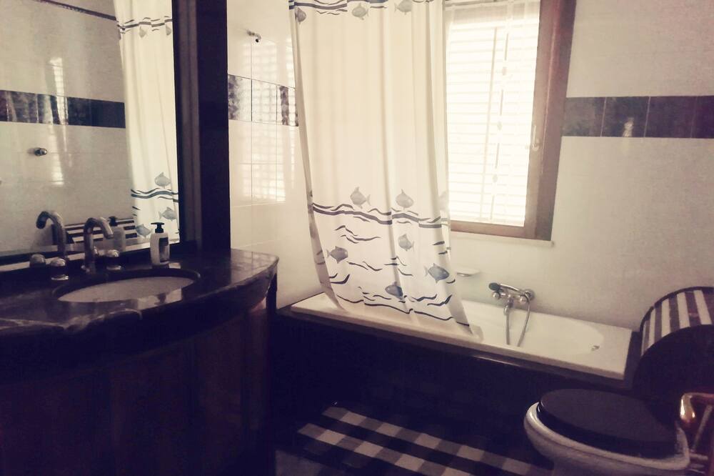 Photo of Bathroom in Marettimo