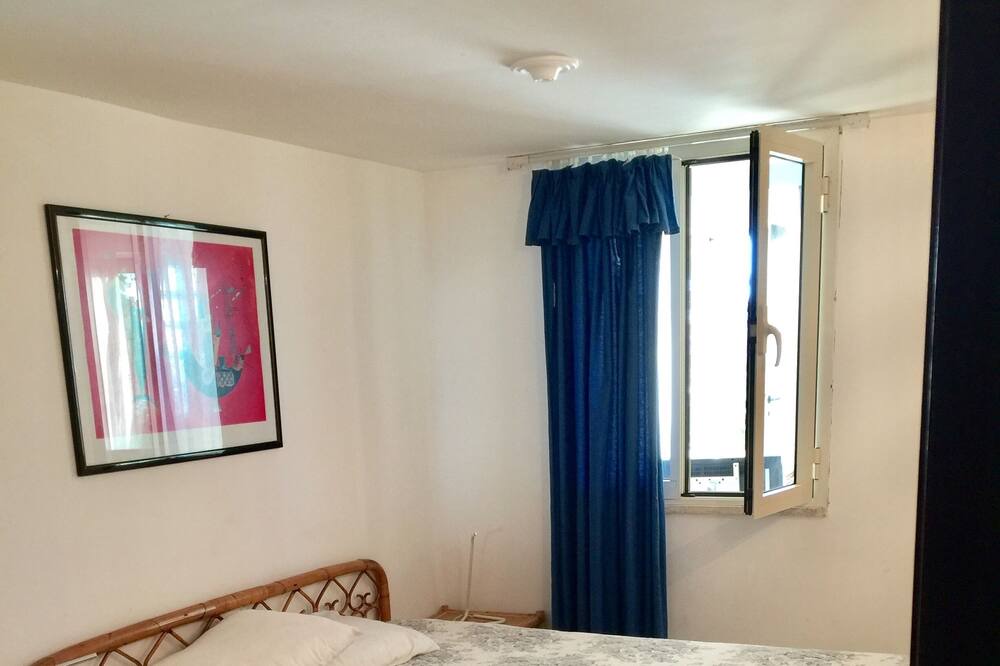 Photo of Bedroom in Latina Lido