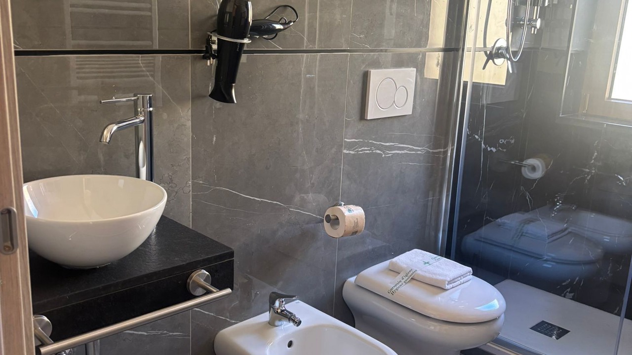 Photo of Bathroom in Universita