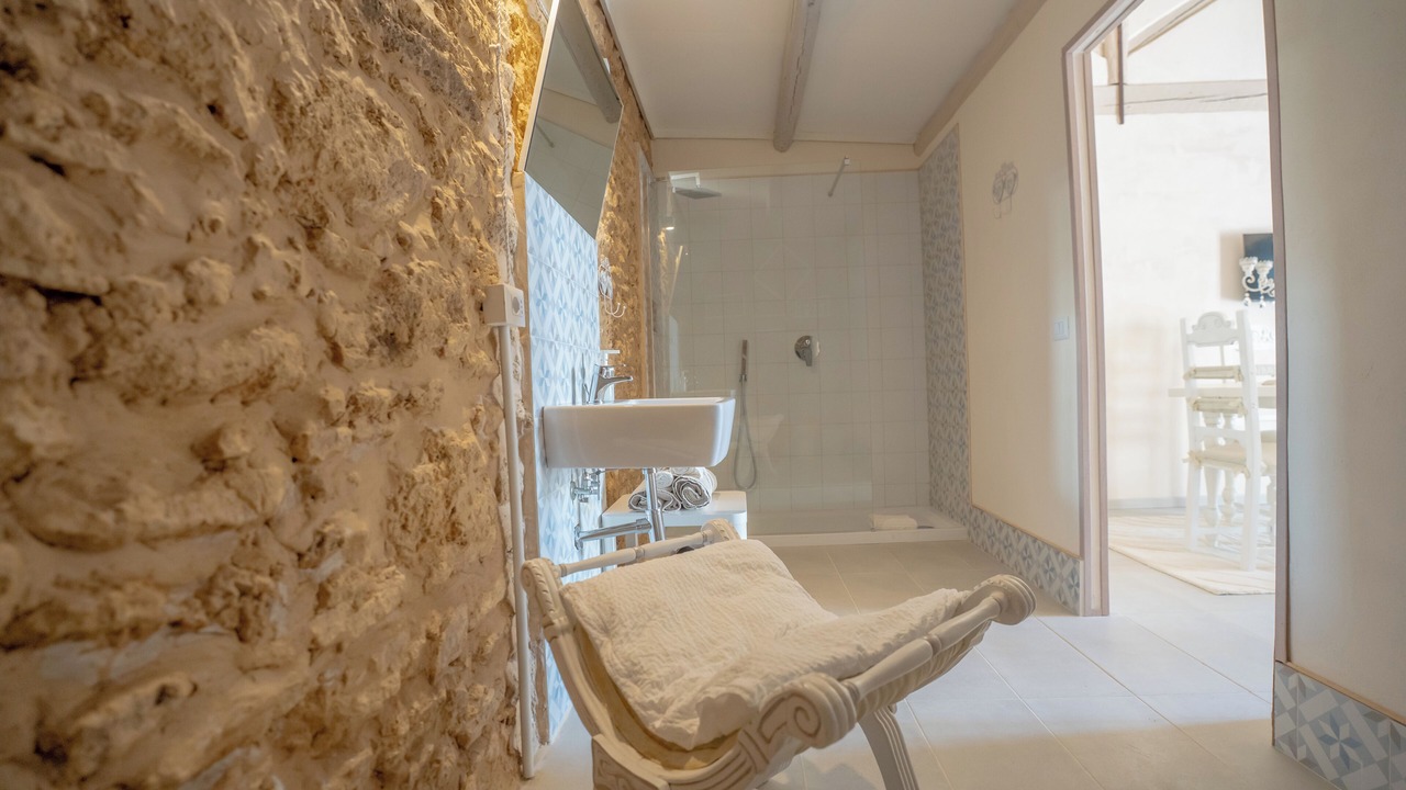 Photo of Bathroom in Gela
