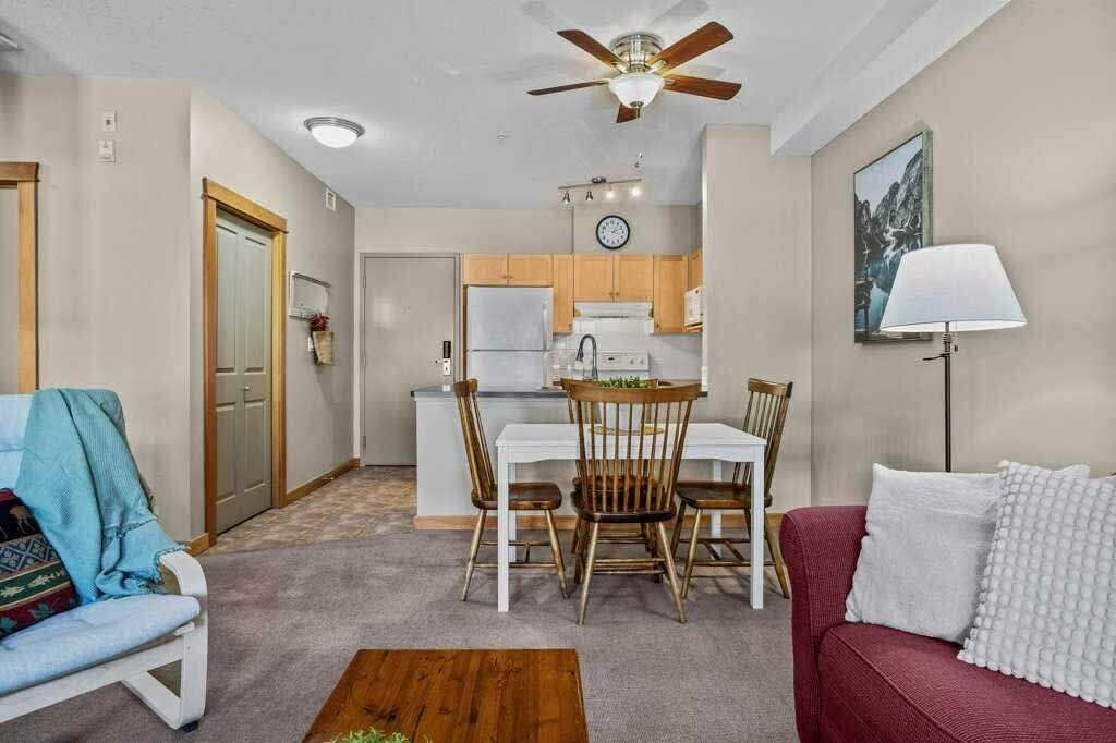 Photo of Livingroom in Cougar Creek