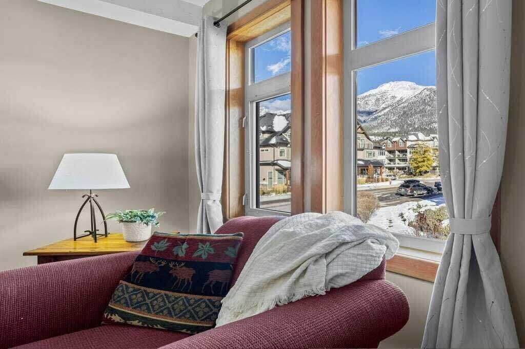 Photo of Livingroom in Cougar Creek
