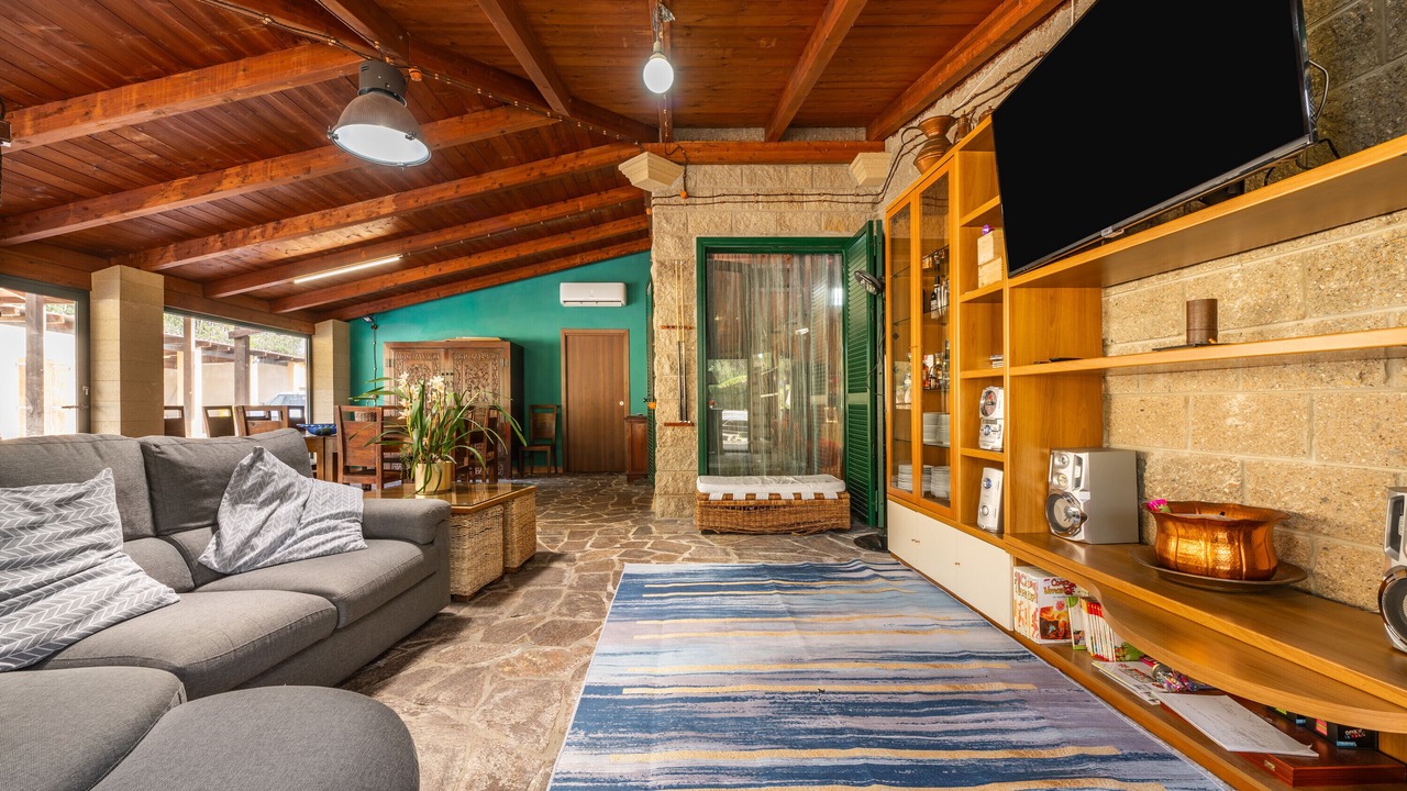 Photo of Livingroom in Perdaxius