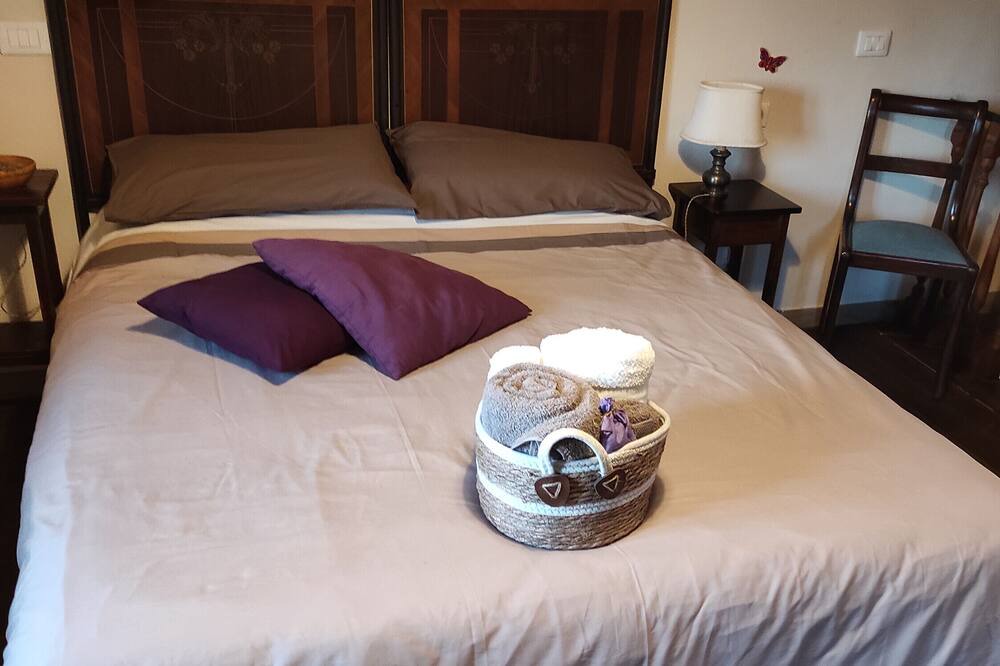 Photo of Bedroom in Nemi