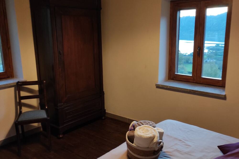 Photo of Bedroom in Nemi