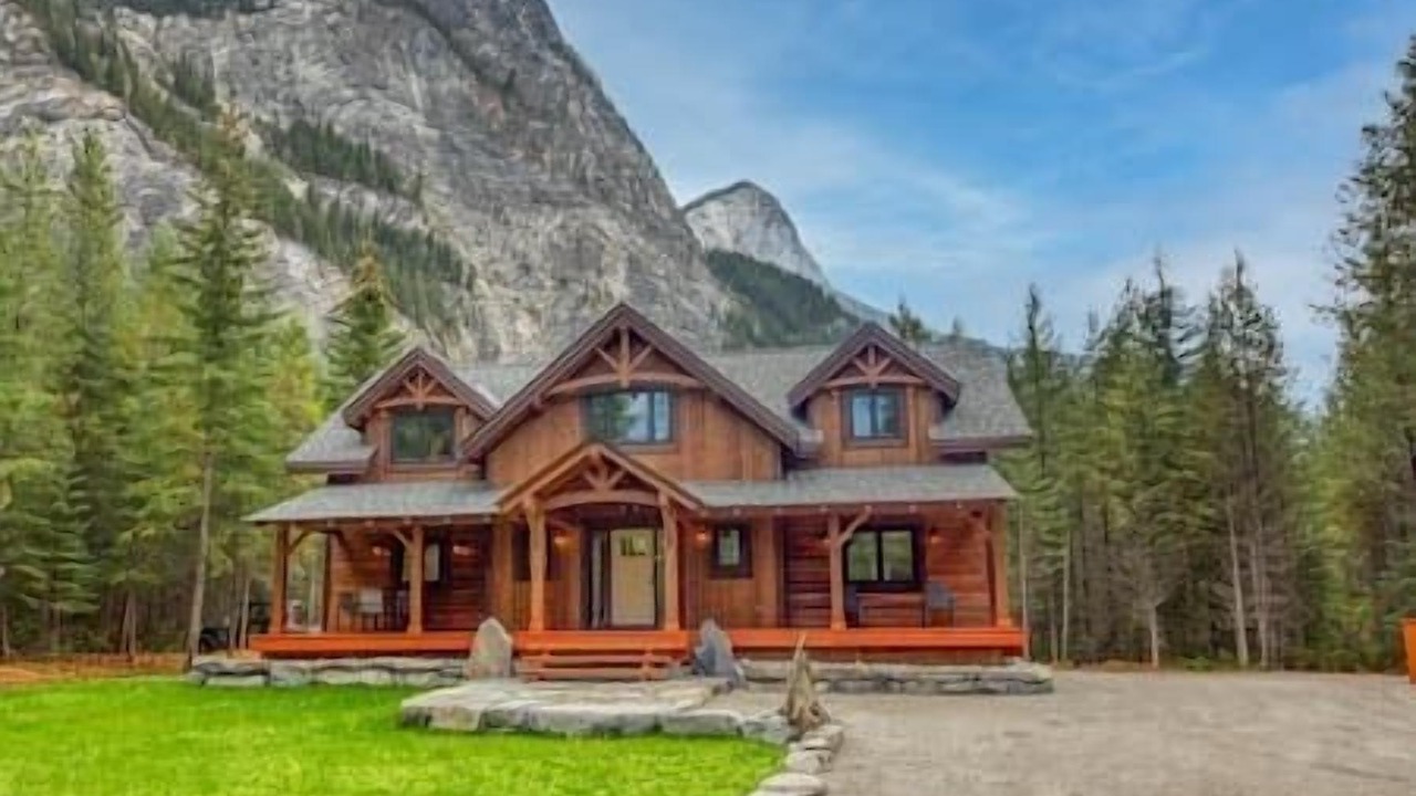 Photo of Outdoor in Golden