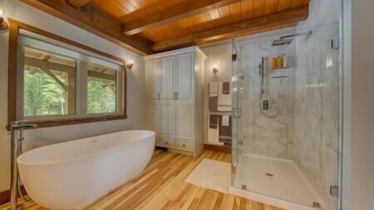 Photo of Bathroom in Golden