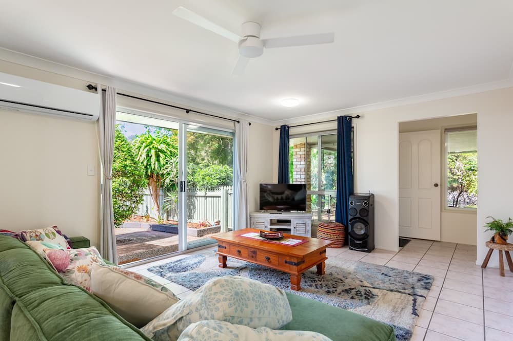 Photo of Livingroom in Kinka Beach