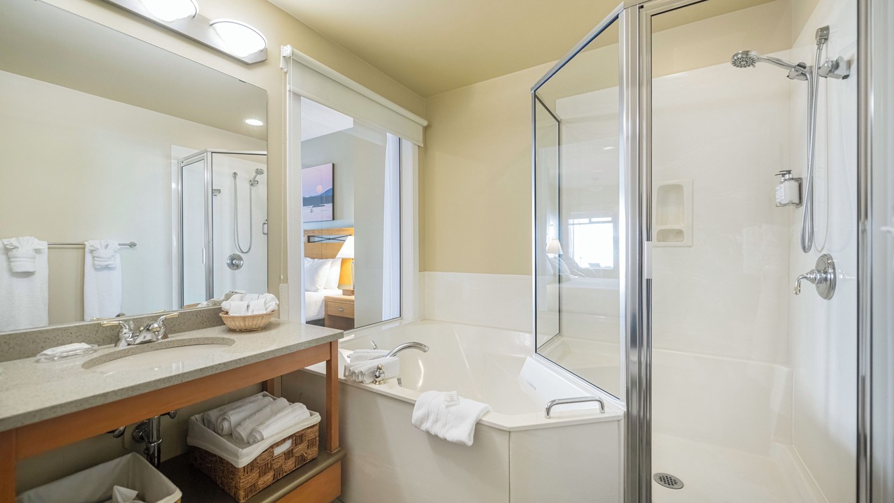 Photo of Bathroom in Booktown