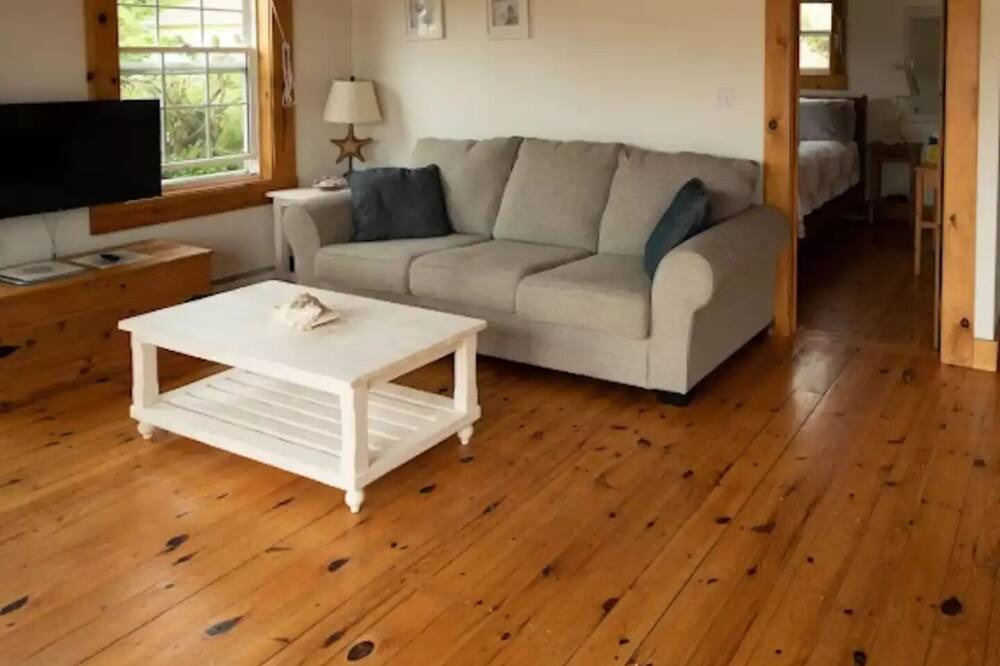 Photo of Livingroom in Boutiliers Point