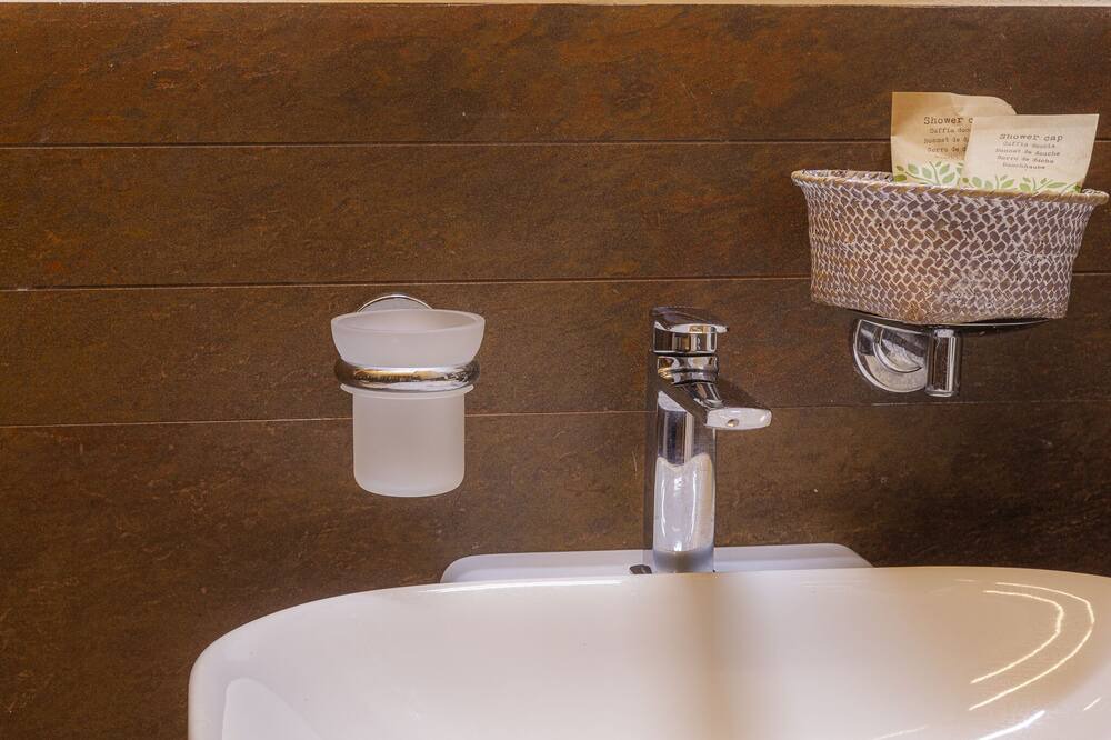 Photo of Bathroom in Collesano