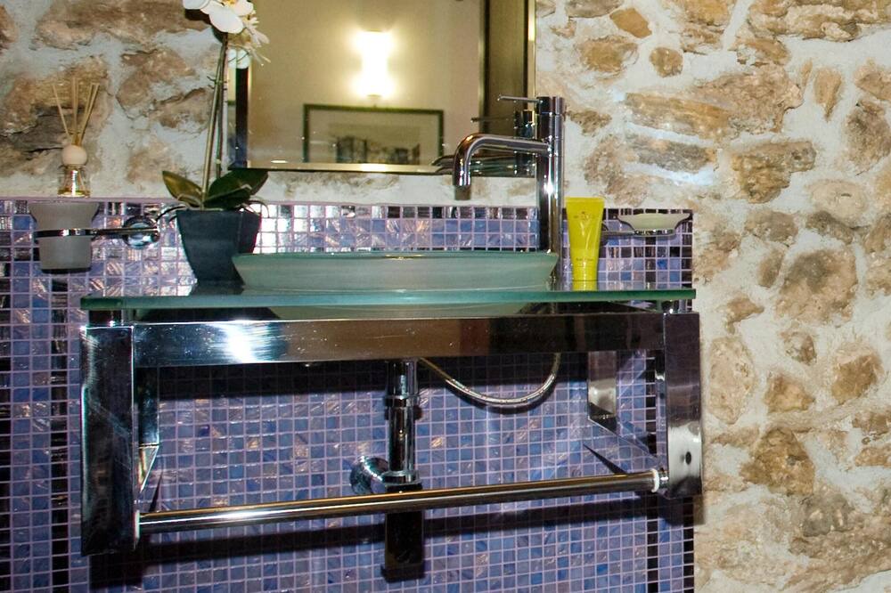 Photo of Bathroom in Partinico