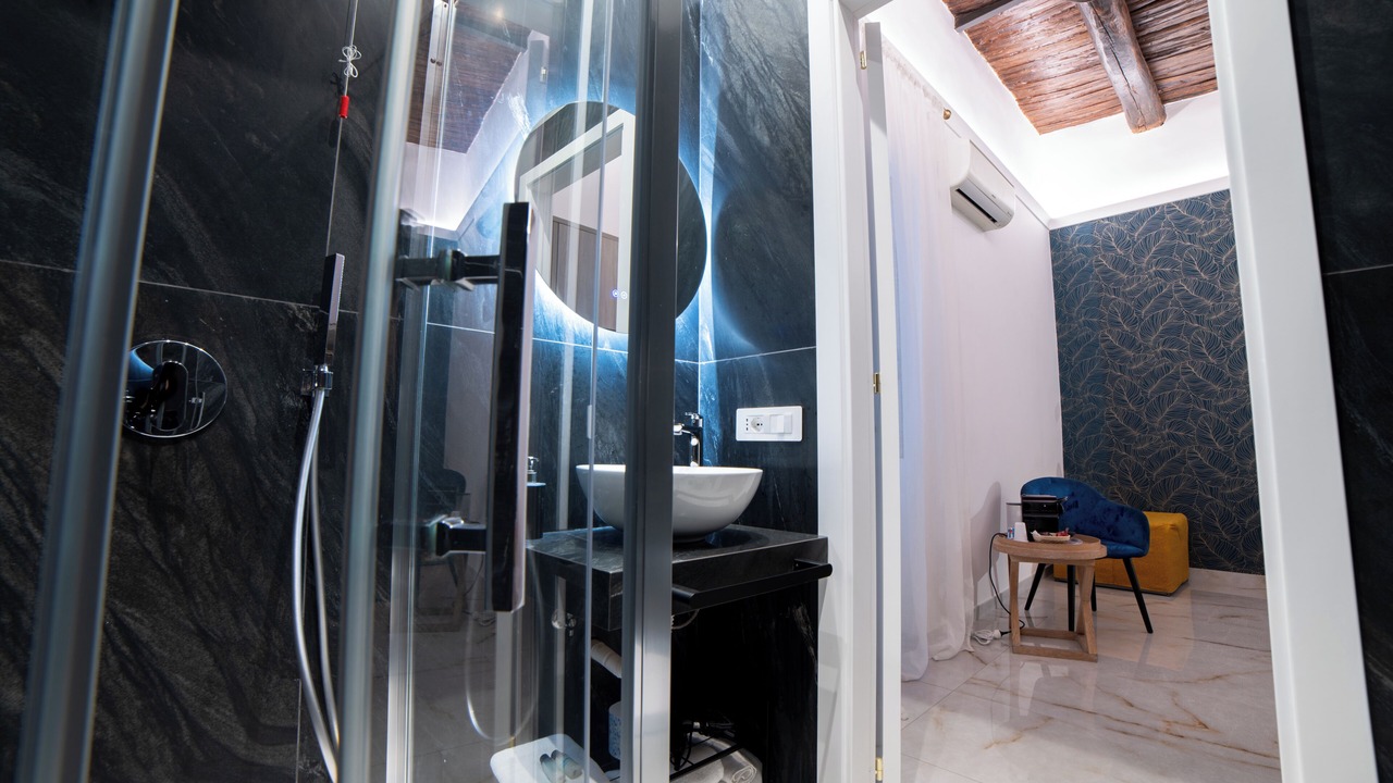 Photo of Bathroom in Quartieri Spagnoli
