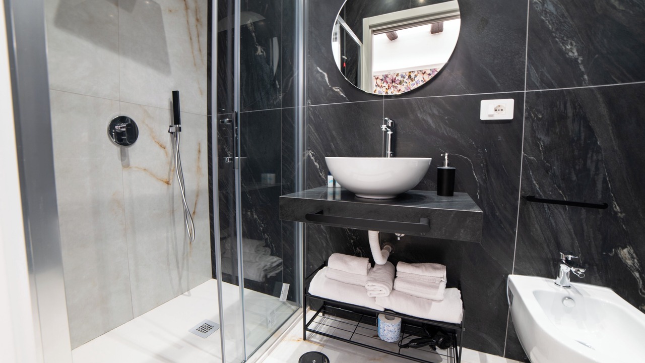 Photo of Bathroom in Quartieri Spagnoli