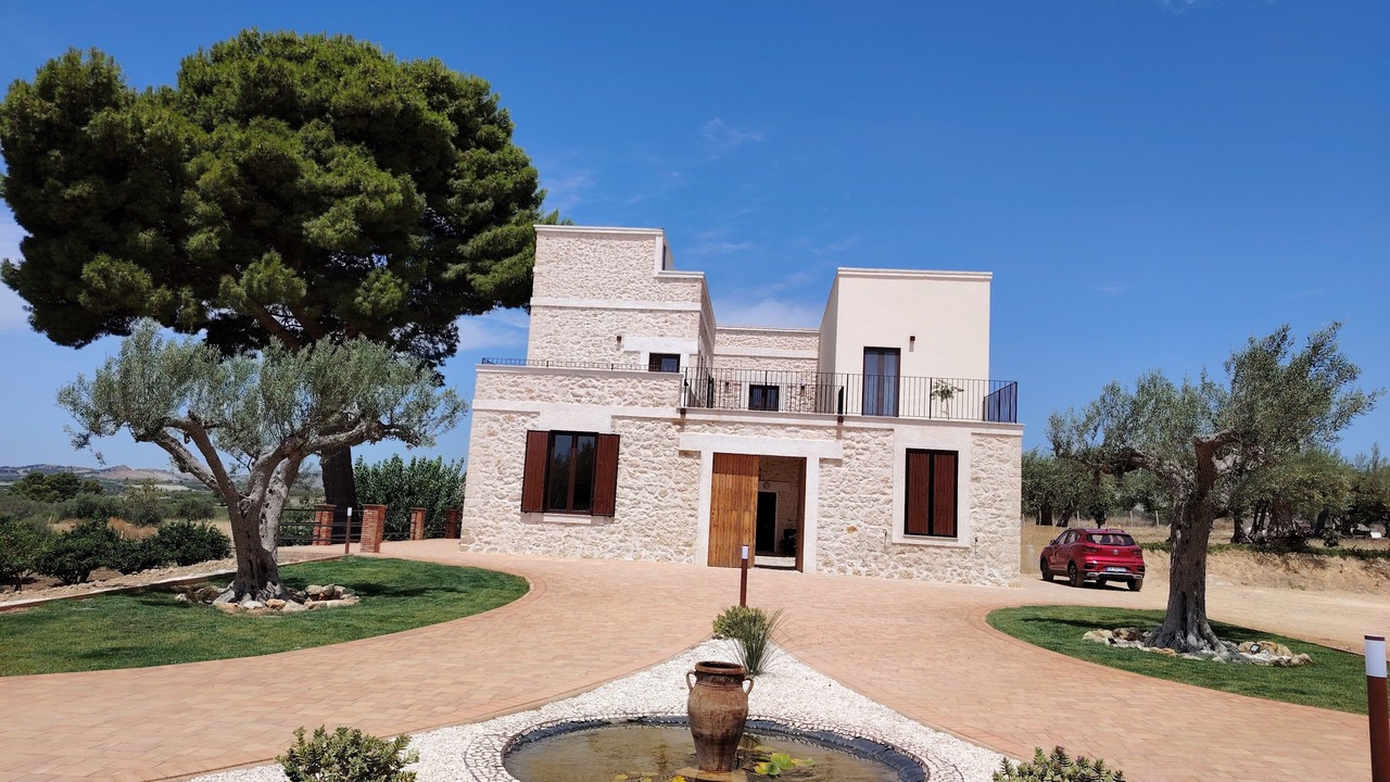 Photo of Outdoor in Naro
