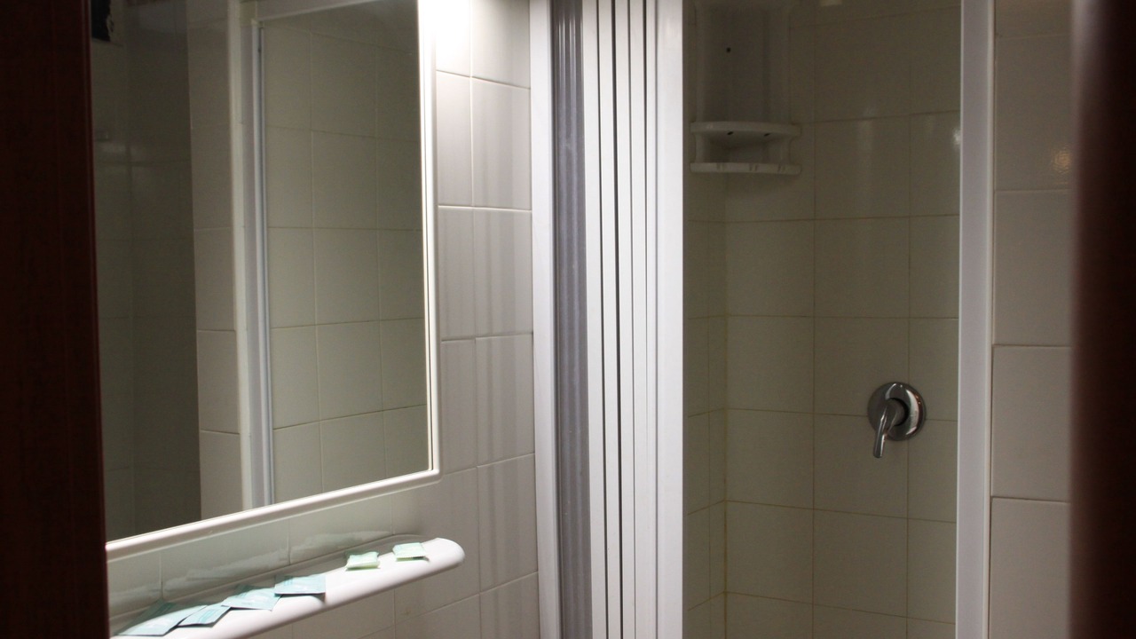 Photo of Bathroom in Gela