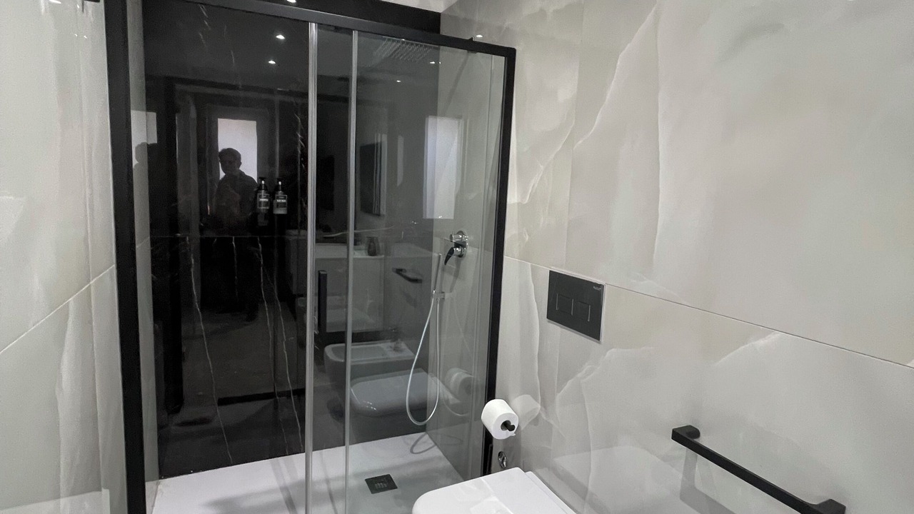 Photo of Bathroom in Gela