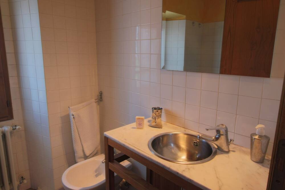 Photo of Bathroom in Castelfranco di Sopra