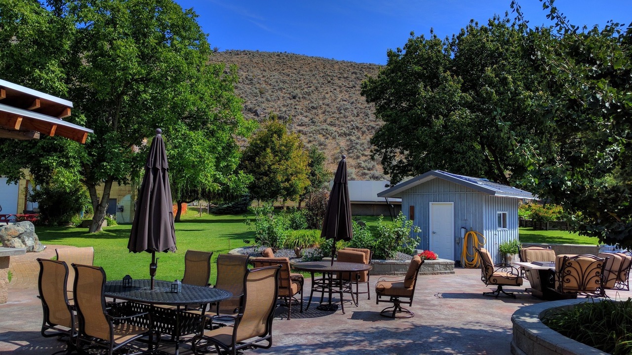 Photo of Patio Balcony in Keremeos